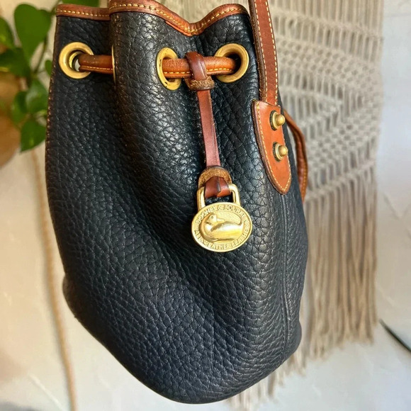 Dooney & Bourke Vintage Navy Blue Leather Drawstring Bucket Medium Crossbody Bag - Picture 9 of 16